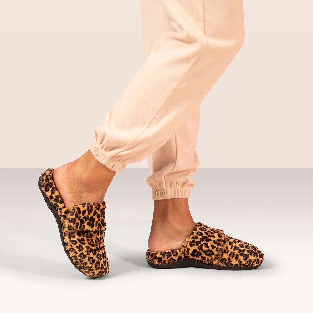 Aetrex Women's Mandy Closed Toe Slippers - Leopard | USA 8MU75KX